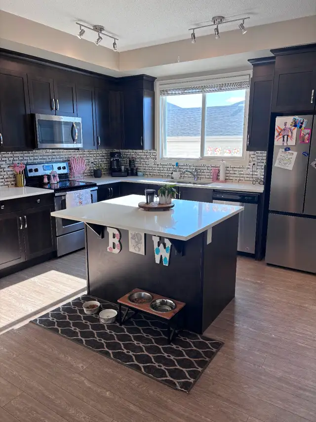 Pet-Friendly Home to Call Your Own - Photo 5
