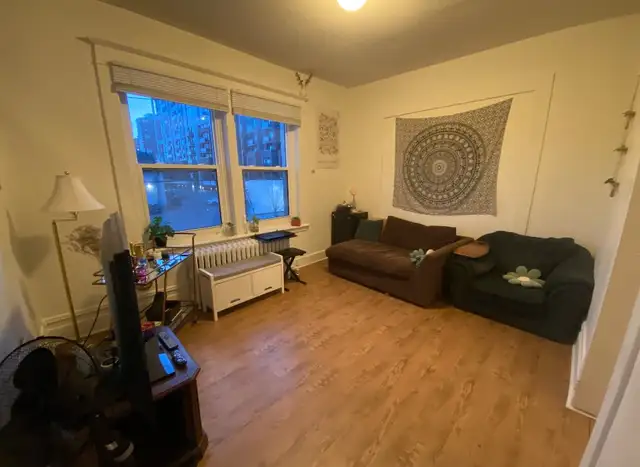 Private Room in a 4 bed / 1 bathroom apartment - Photo 2