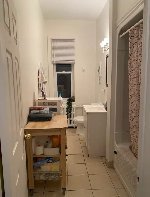 Private Room in a 4 bed / 1 bathroom apartment - Photo 5