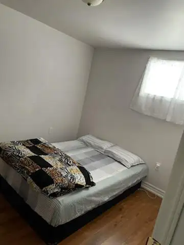 Room Available for Rent – Scarborough (Eglinton East) - Photo 2