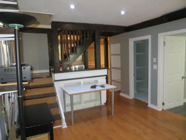 77 Elm Street - Sublet from May 1  - August 28 - $700/m   utils - Photo 7