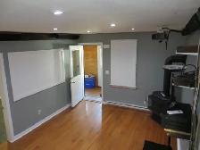 77 Elm Street - Sublet from May 1  - August 28 - $700/m   utils - Photo 8