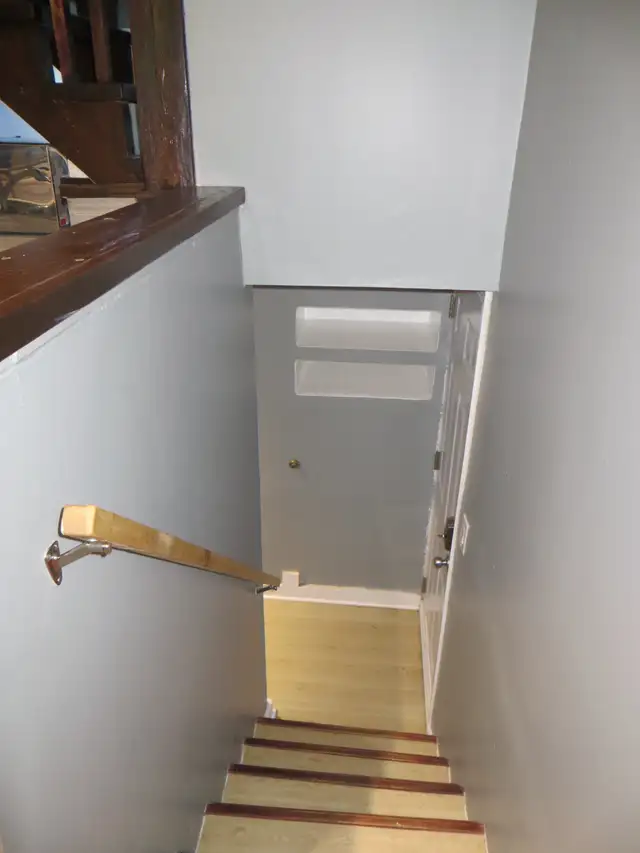 77 Elm Street - Sublet from May 1  - August 28 - $700/m   utils - Photo 9