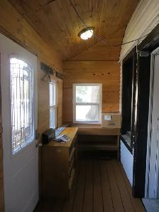 77 Elm Street - Sublet from May 1  - August 28 - $700/m   utils - Photo 17