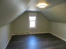 77 Elm Street - Sublet from May 1  - August 28 - $700/m   utils - Photo 18