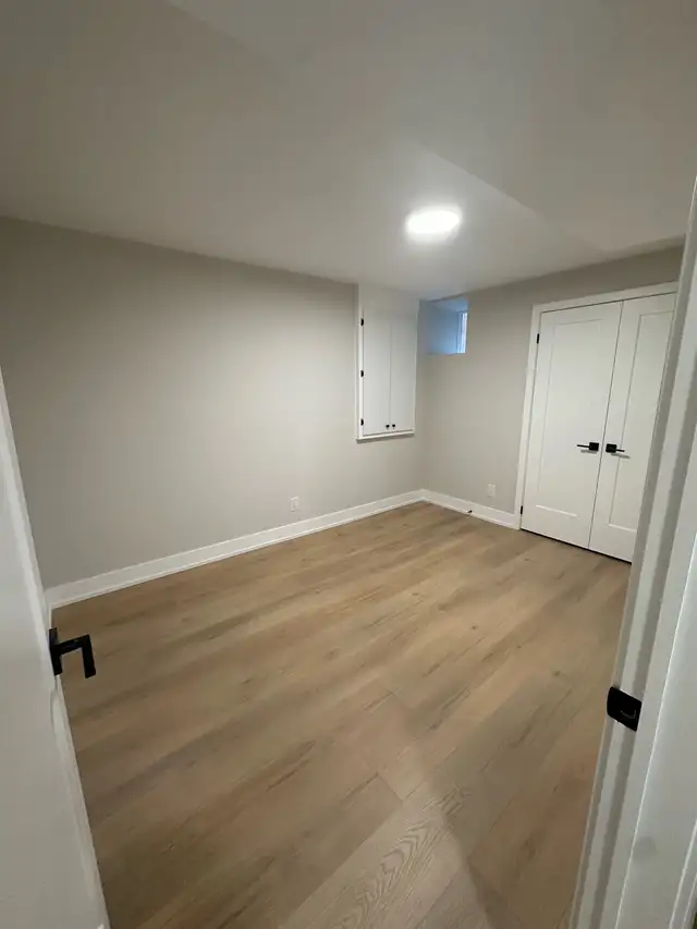 Newly Renovated 2 Bedroom in Roncesvalles/High Park - Photo 9