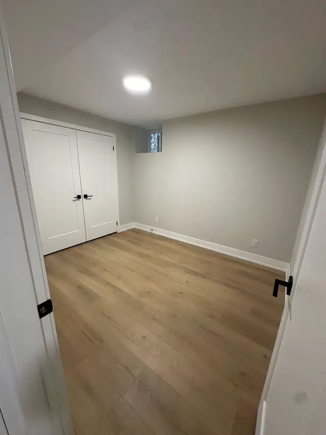 Newly Renovated 2 Bedroom in Roncesvalles/High Park - Photo 10