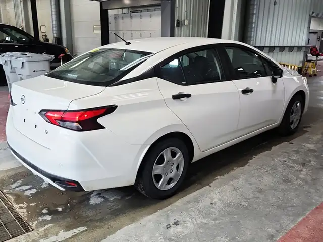 2024 Nissan Versa S - Backup Cam, Blind Spot Monitor, Rear Defro - Photo 4