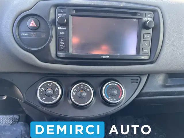 2016 Toyota Yaris LETRES PROPREFinancement 1ère, 2e et 3e ch - Photo 12