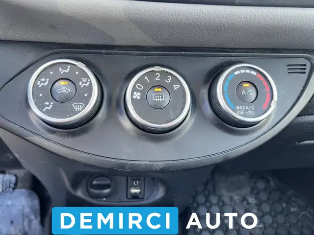 2016 Toyota Yaris LETRES PROPREFinancement 1ère, 2e et 3e ch - Photo 14