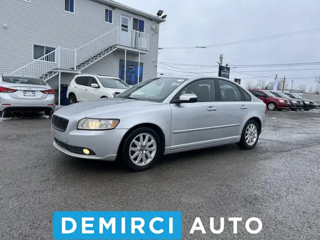 2009 Volvo S40 T5AWDTOIT OUVRANTSIEGES CHAUFFANTSCUIR