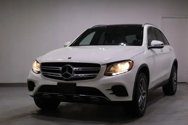 2017 Mercedes-Benz GLC 300 | PREMIUM PKG | SPORT PKG - Photo 2