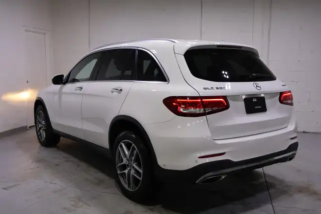 2017 Mercedes-Benz GLC 300 | PREMIUM PKG | SPORT PKG - Photo 4