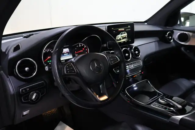 2017 Mercedes-Benz GLC 300 | PREMIUM PKG | SPORT PKG - Photo 14