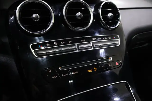 2017 Mercedes-Benz GLC 300 | PREMIUM PKG | SPORT PKG - Photo 18