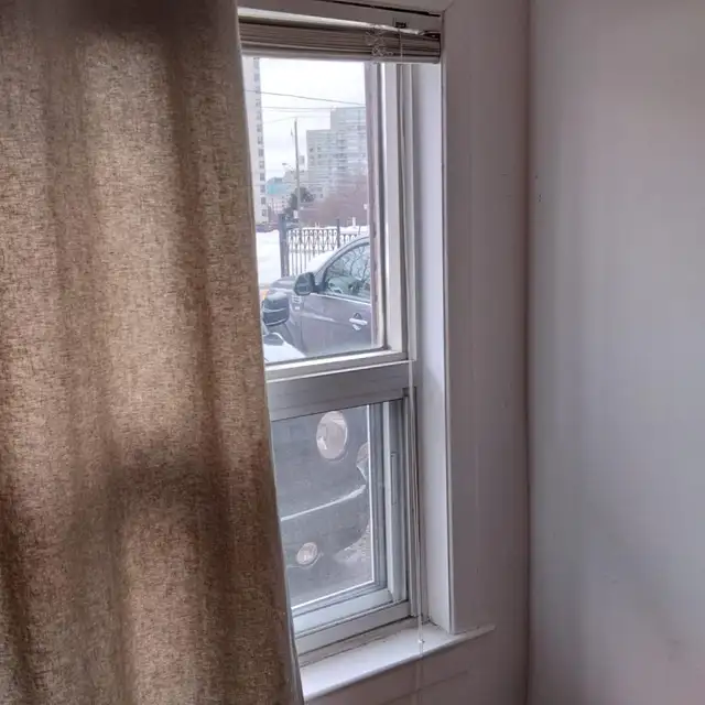 Bachelor basement apartment for rent in North York. - Photo 3