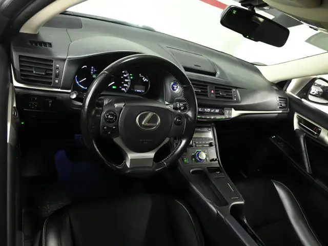 2017 Lexus CT 200h No Accident Leather Sunroof Heated Seats - Photo 10