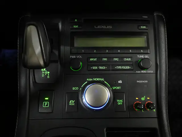 2017 Lexus CT 200h No Accident Leather Sunroof Heated Seats - Photo 17
