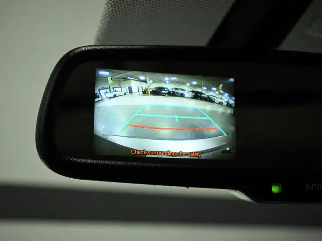 2017 Lexus CT 200h No Accident Leather Sunroof Heated Seats - Photo 19