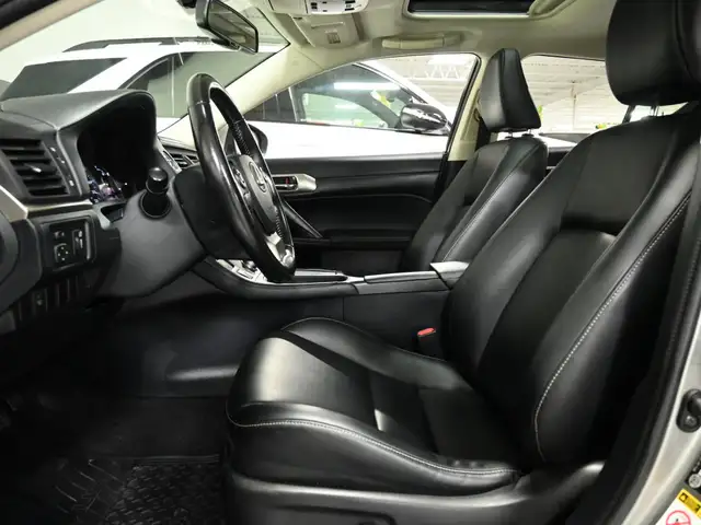 2017 Lexus CT 200h No Accident Leather Sunroof Heated Seats - Photo 21