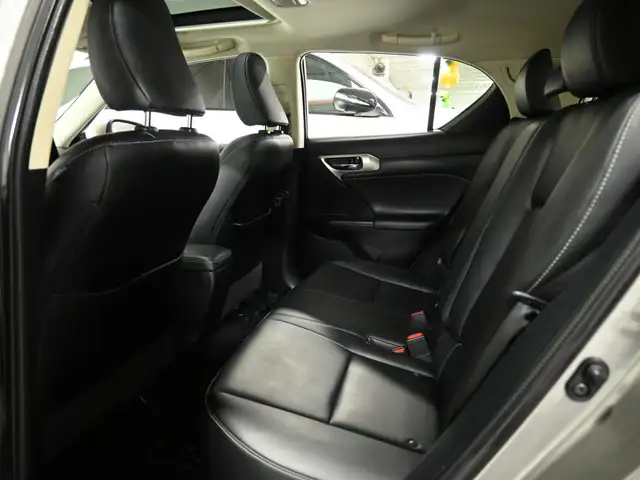2017 Lexus CT 200h No Accident Leather Sunroof Heated Seats - Photo 22