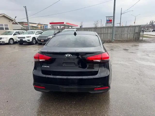 2017 Kia Forte LX, NO ACCIDENTS, FUEL SAVER, CERTIFIED - Photo 4