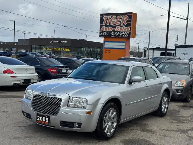 2009 Chrysler 300 Touring, NO ACCIDENTS, ONLY 101KMS, CERTIFIED