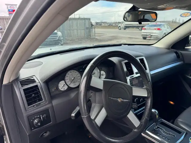 2009 Chrysler 300 Touring, NO ACCIDENTS, ONLY 101KMS, CERTIFIED - Photo 11