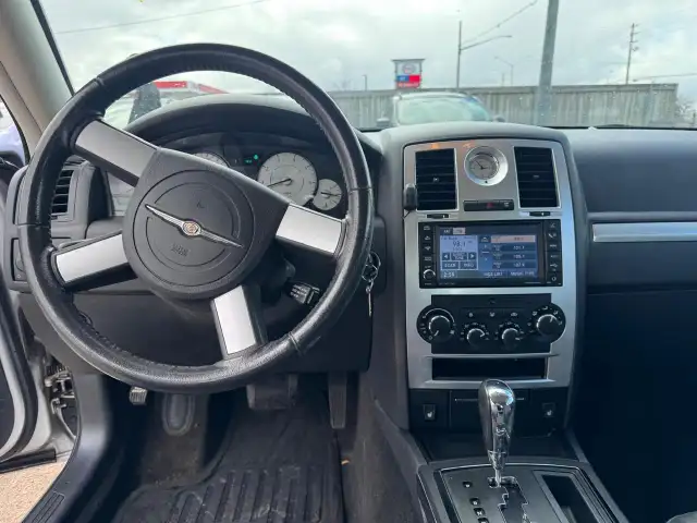 2009 Chrysler 300 Touring, NO ACCIDENTS, ONLY 101KMS, CERTIFIED - Photo 12