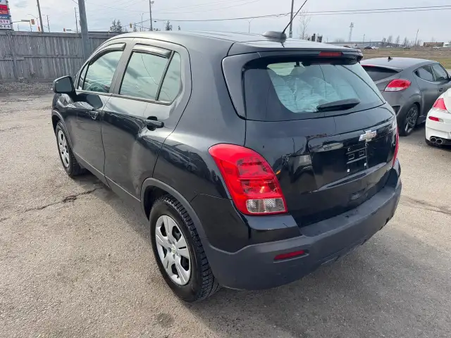 2015 Chevrolet Trax LS, AUTO, 4 CYL, 2 SETS WHEELS, ONLY 153KMS, - Photo 3