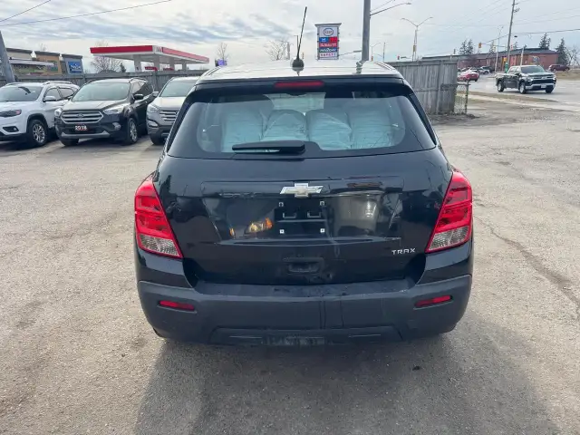 2015 Chevrolet Trax LS, AUTO, 4 CYL, 2 SETS WHEELS, ONLY 153KMS, - Photo 4