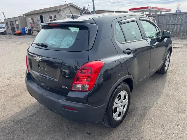 2015 Chevrolet Trax LS, AUTO, 4 CYL, 2 SETS WHEELS, ONLY 153KMS, - Photo 5