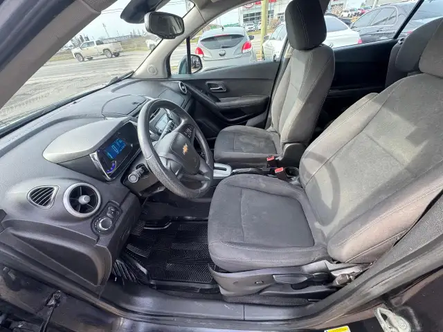 2015 Chevrolet Trax LS, AUTO, 4 CYL, 2 SETS WHEELS, ONLY 153KMS, - Photo 9