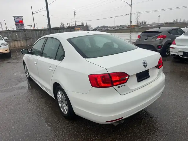 2011 Volkswagen Jetta Comfortline, MANUAL, WELL MAINTAINED, CERT - Photo 3