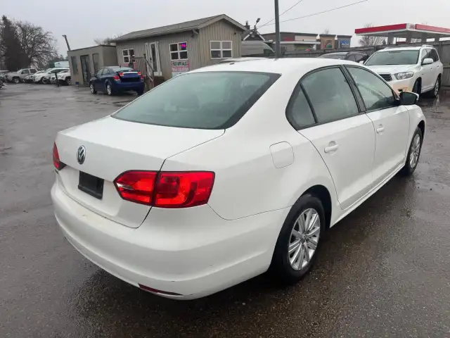 2011 Volkswagen Jetta Comfortline, MANUAL, WELL MAINTAINED, CERT - Photo 5