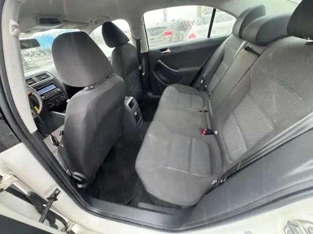 2011 Volkswagen Jetta Comfortline, MANUAL, WELL MAINTAINED, CERT - Photo 10