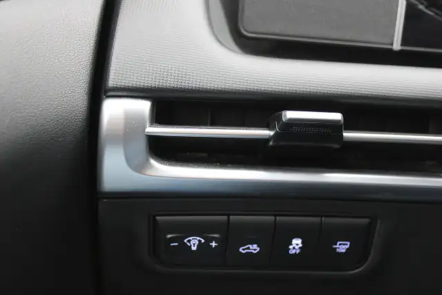 2025 Hyundai Santa Cruz Preferred - Photo 10
