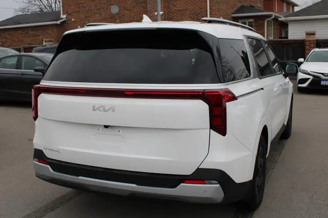 2025 Kia Carnival LX - Photo 5
