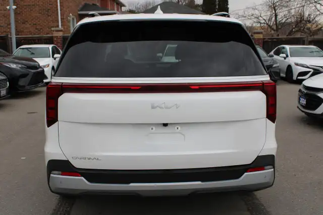2025 Kia Carnival LX - Photo 6