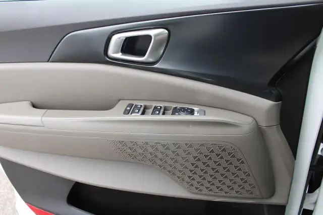 2025 Kia Carnival LX - Photo 12