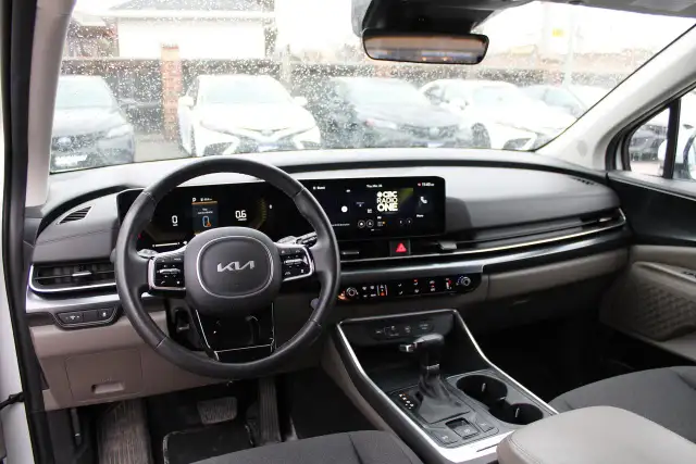 2025 Kia Carnival LX - Photo 13