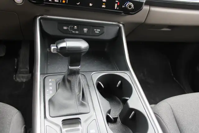 2025 Kia Carnival LX - Photo 20