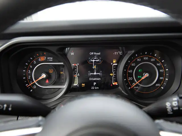 2026 Jeep Wrangler Sahara - Photo 13