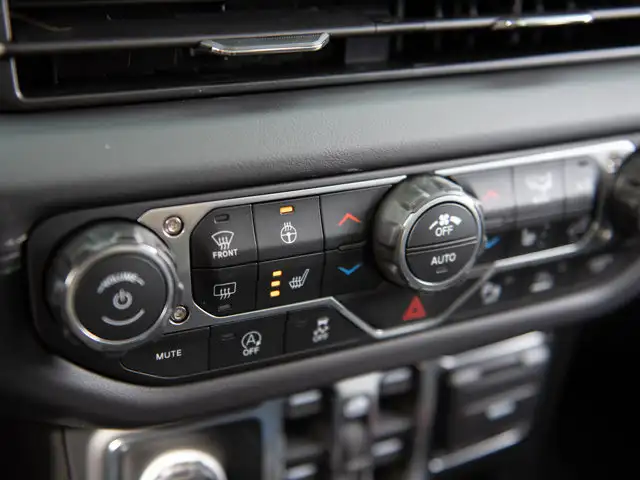 2026 Jeep Wrangler Sahara - Photo 20