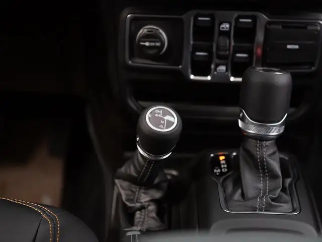 2026 Jeep Wrangler Sahara - Photo 21