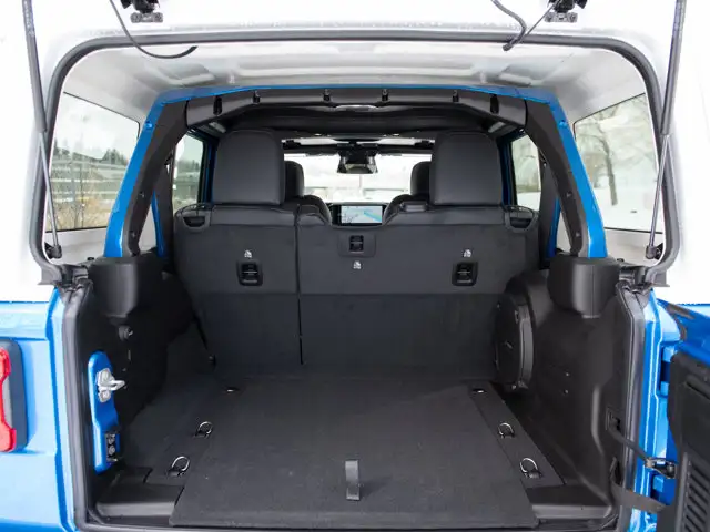 2026 Jeep Wrangler Sahara - Photo 25