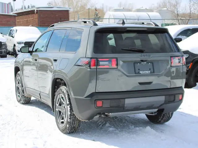 2026 Jeep Cherokee Laredo - Photo 3