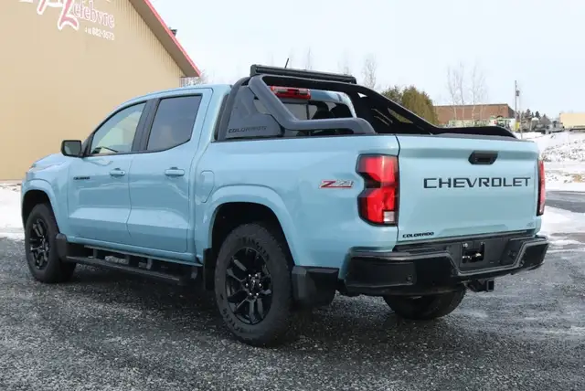 2025 Chevrolet Colorado Z71 4WD (2.7L Turbo) Midnight - Photo 4