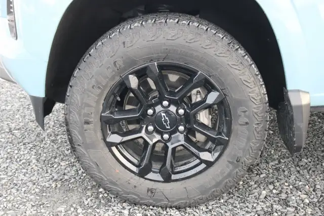 2025 Chevrolet Colorado Z71 4WD (2.7L Turbo) Midnight - Photo 18