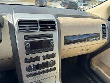 2009 Lincoln MKX AWD 4DR SUNROOF / HEATED SEATS / COOLED SEATS / - Photo 15